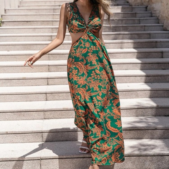 Boho floral print side cutout maxi dress - Picture 3 of 6